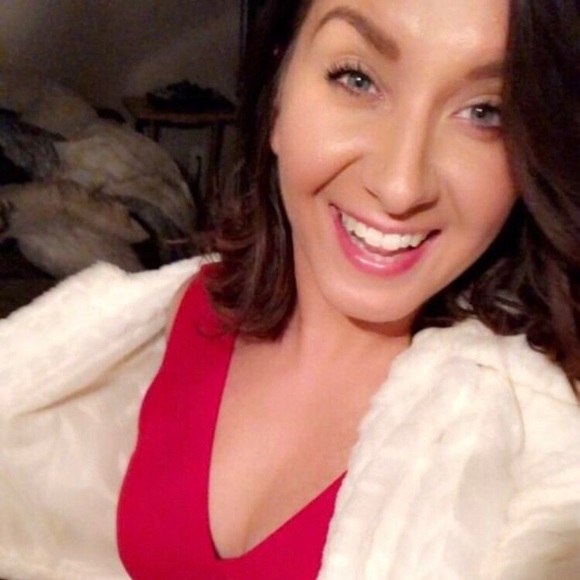 Hey y’all! I’m Brittany :) Thanks for stopping by! - Picture 2 of 3